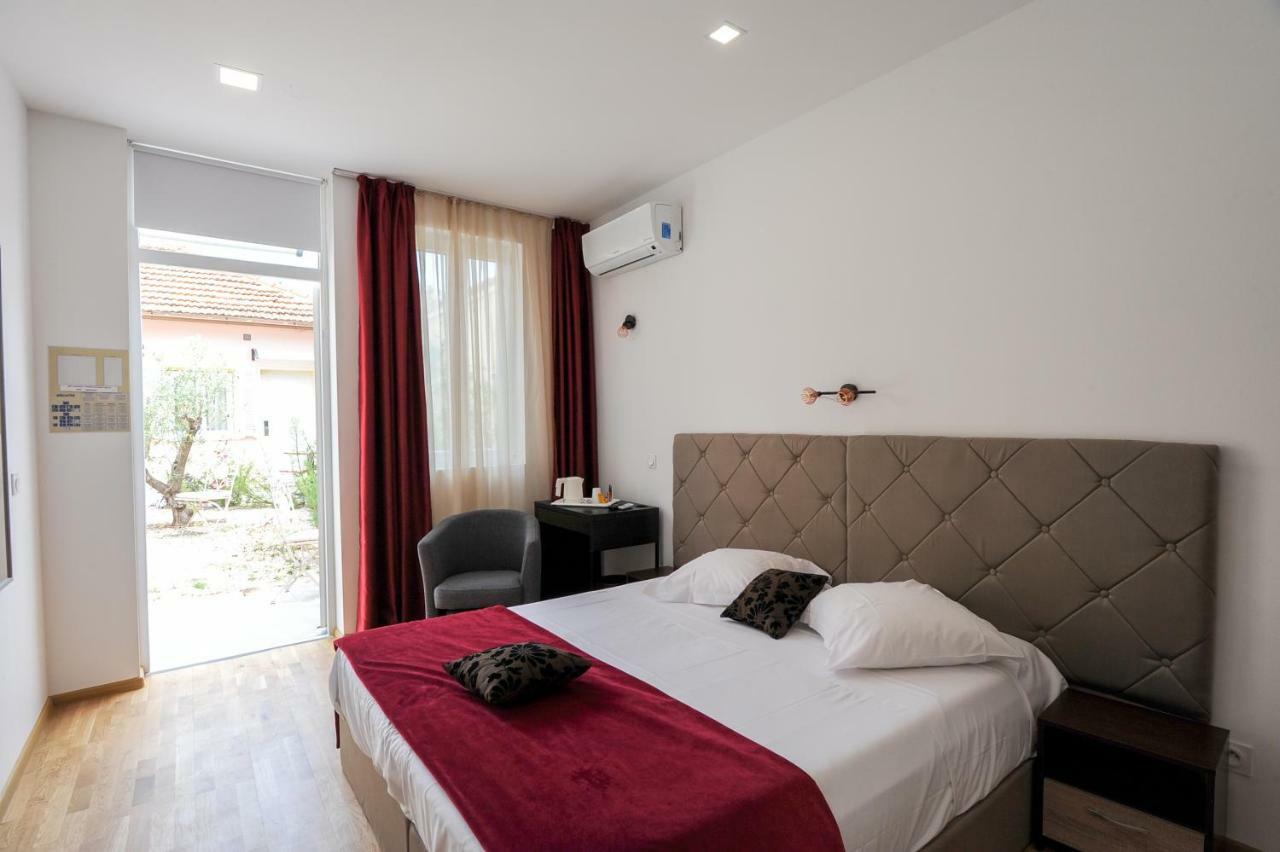 Le Vauban Hotel Villefranche-sur-Mer Exterior photo
